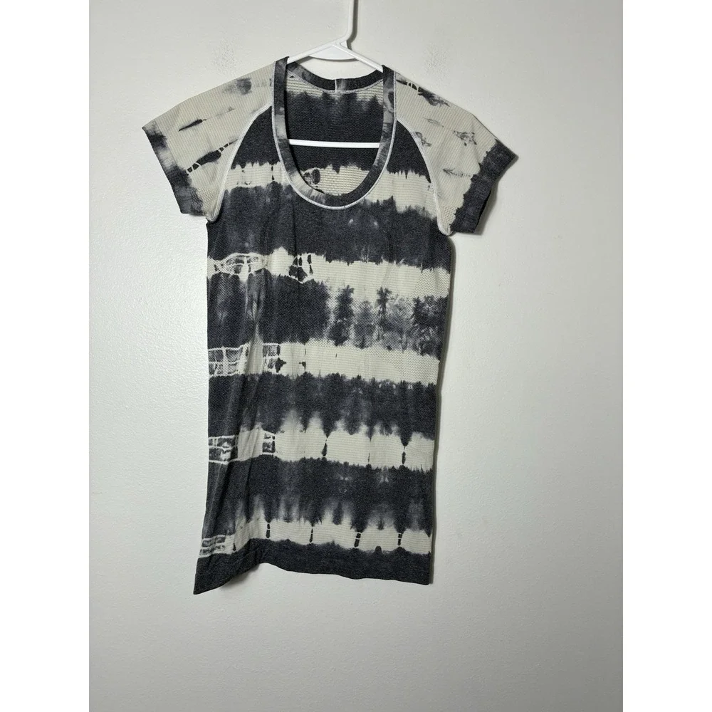 Lululemon Align Short Sleeved Tunic Top Sz 6 White/grey Tie-Dye Striped